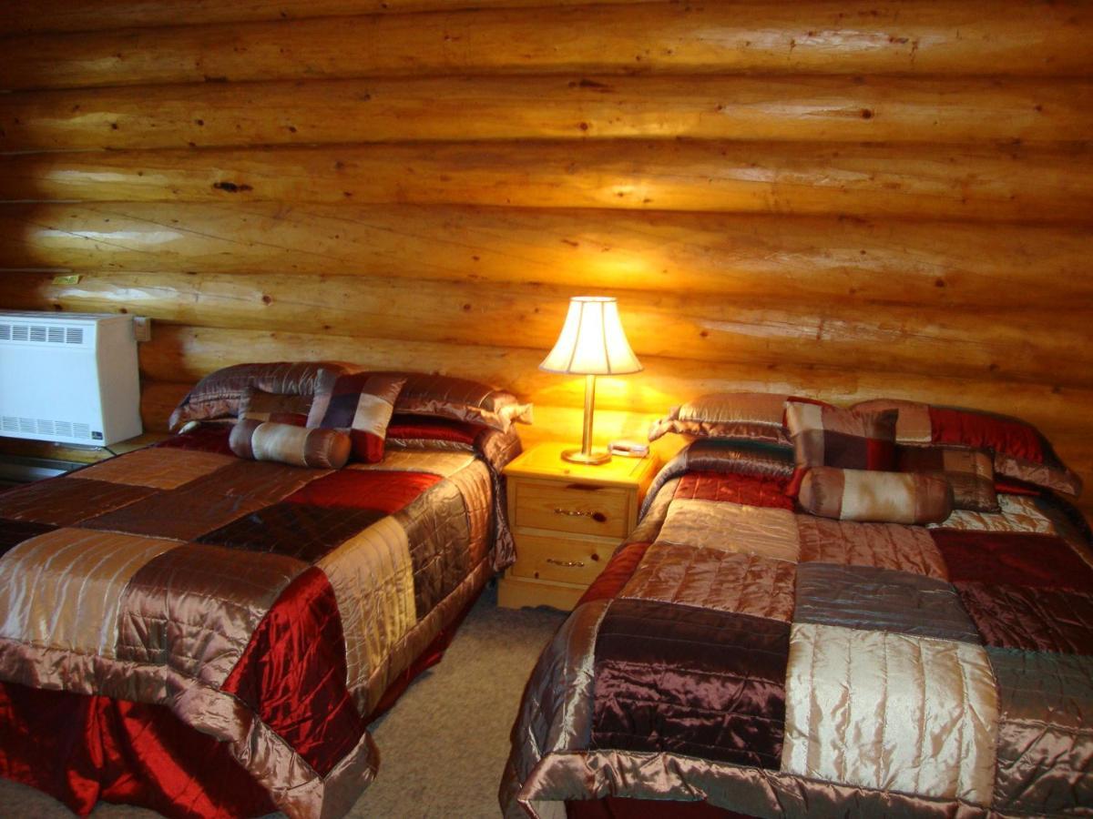 Helmcken Falls Lodge Cabin Rooms And Rv Park Clearwater Exterior foto