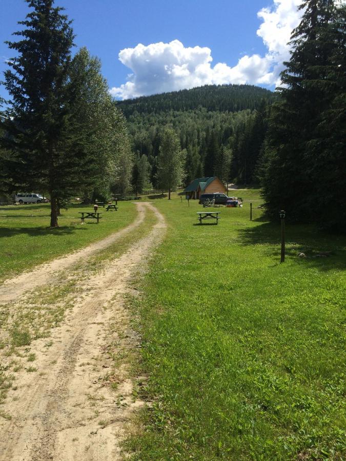 Helmcken Falls Lodge Cabin Rooms And Rv Park Clearwater Exterior foto